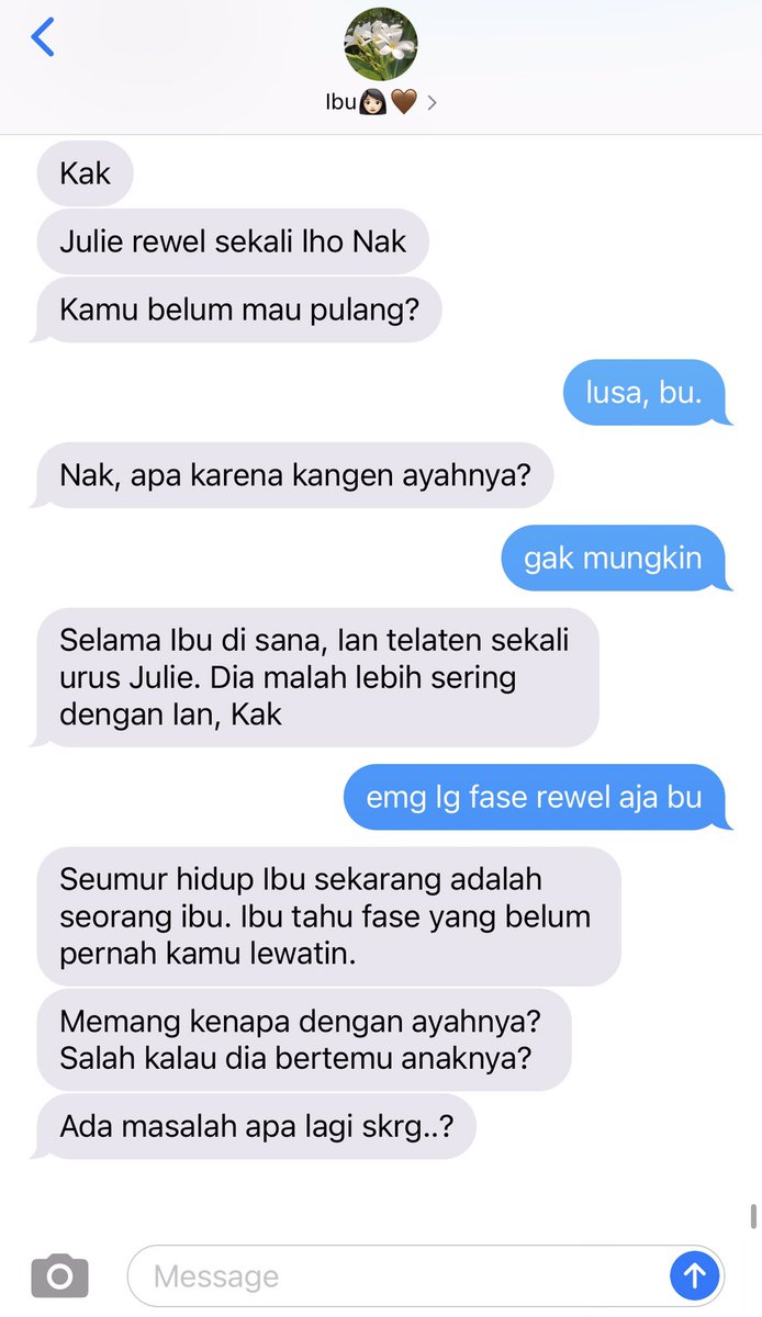 bichikoof's tweet photo. ──☆*:・ﾟ𝟎𝟏𝟖

#Alorianna 
jeonghan few tweets au. 

Julie, do you miss your daddy? 👶🏻 https://t.co/kPDKsMTQWA