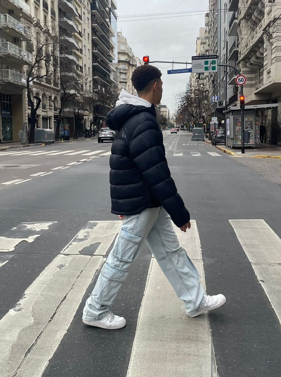 cxllao's tweet photo. Por la ciudad 🏙️ https://t.co/oT9YXlfqUt