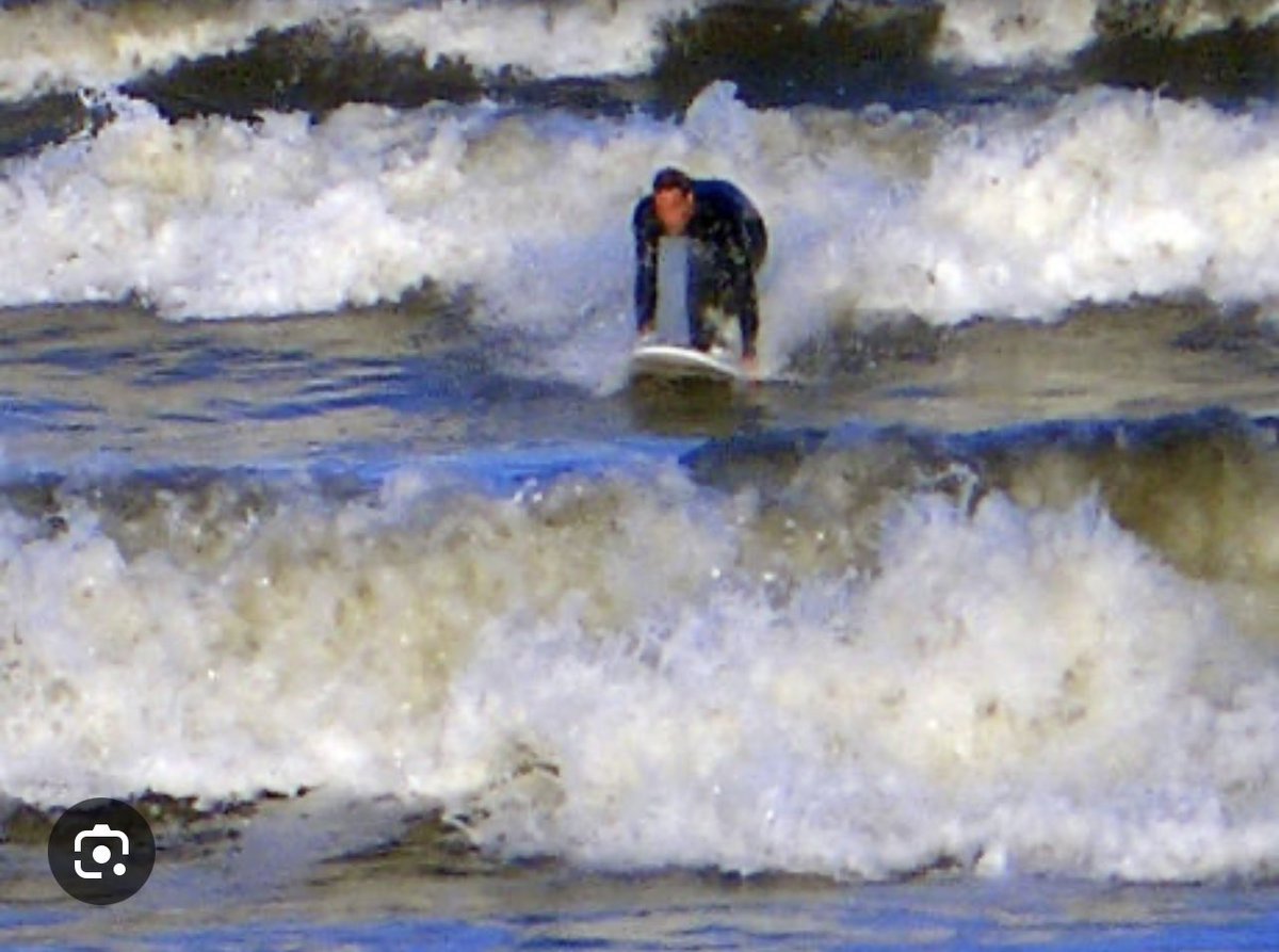 Furiosa24's tweet photo. Prince William surfing in an actual ocean!

Fabulous shot!

#PrinceWilliam https://t.co/Ga4vBMsroi