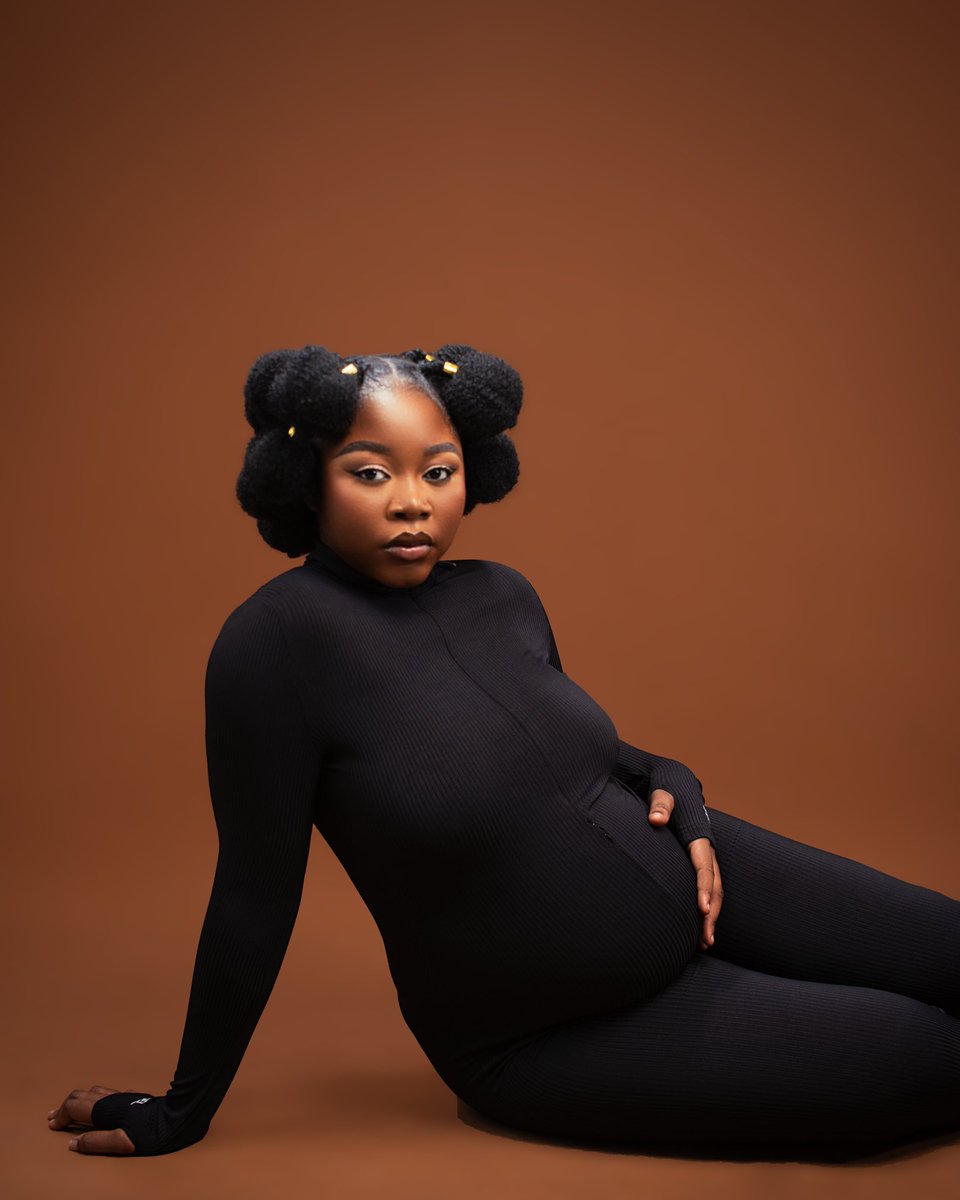 mukomaJemima's tweet photo. Tout acte qui va à l'encontre de notre culture doit être condamné. Tomber enceinte hors mariage est une honte non seulement pour la fille mais aussi pour son copain. C'est une humiliation pour la famille. Un vice est vice 
Apprenons à utiliser les méthodes contraceptives. https://t.co/2m1zTNm2Gg