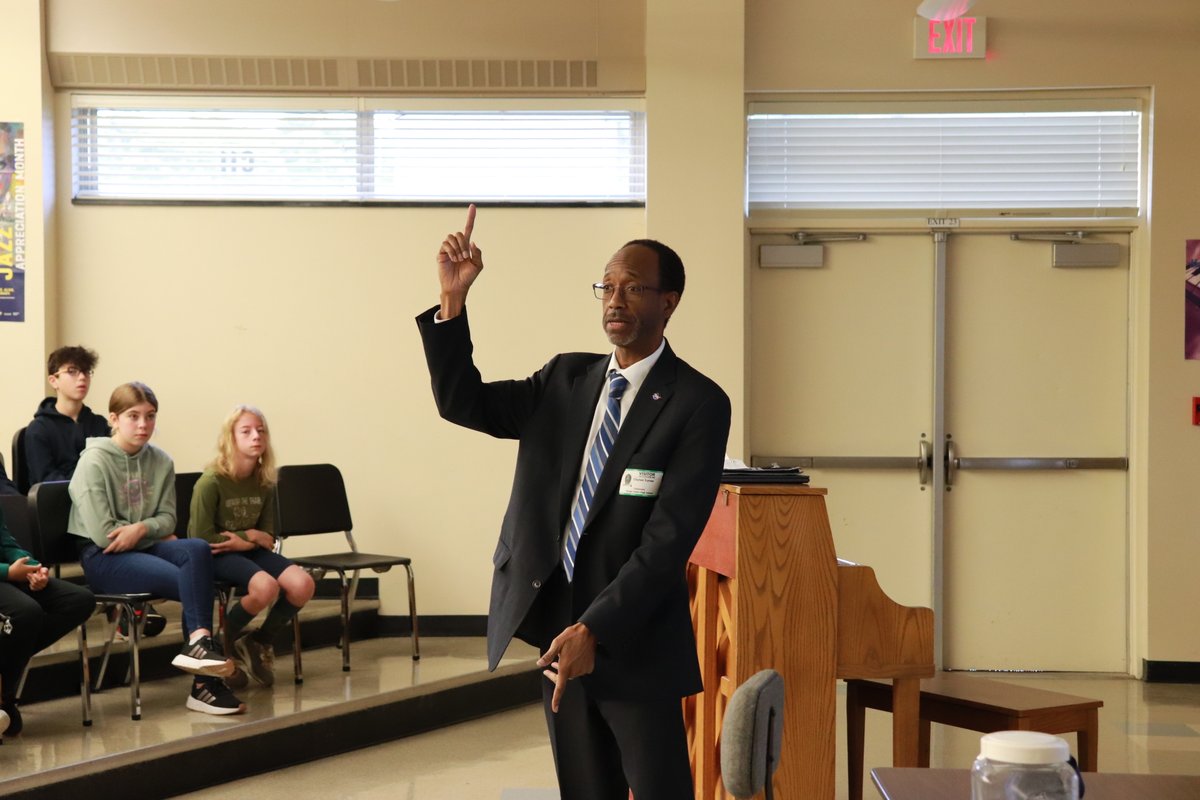 R-H was pleased to host Clayton Turner, acting associate administrator for NASA’s space technology mission directorate. One of our priorities is preparing students for the pathways to tomorrow, and visits such as this with Burger 7th-graders showcase possibilities for our grads.