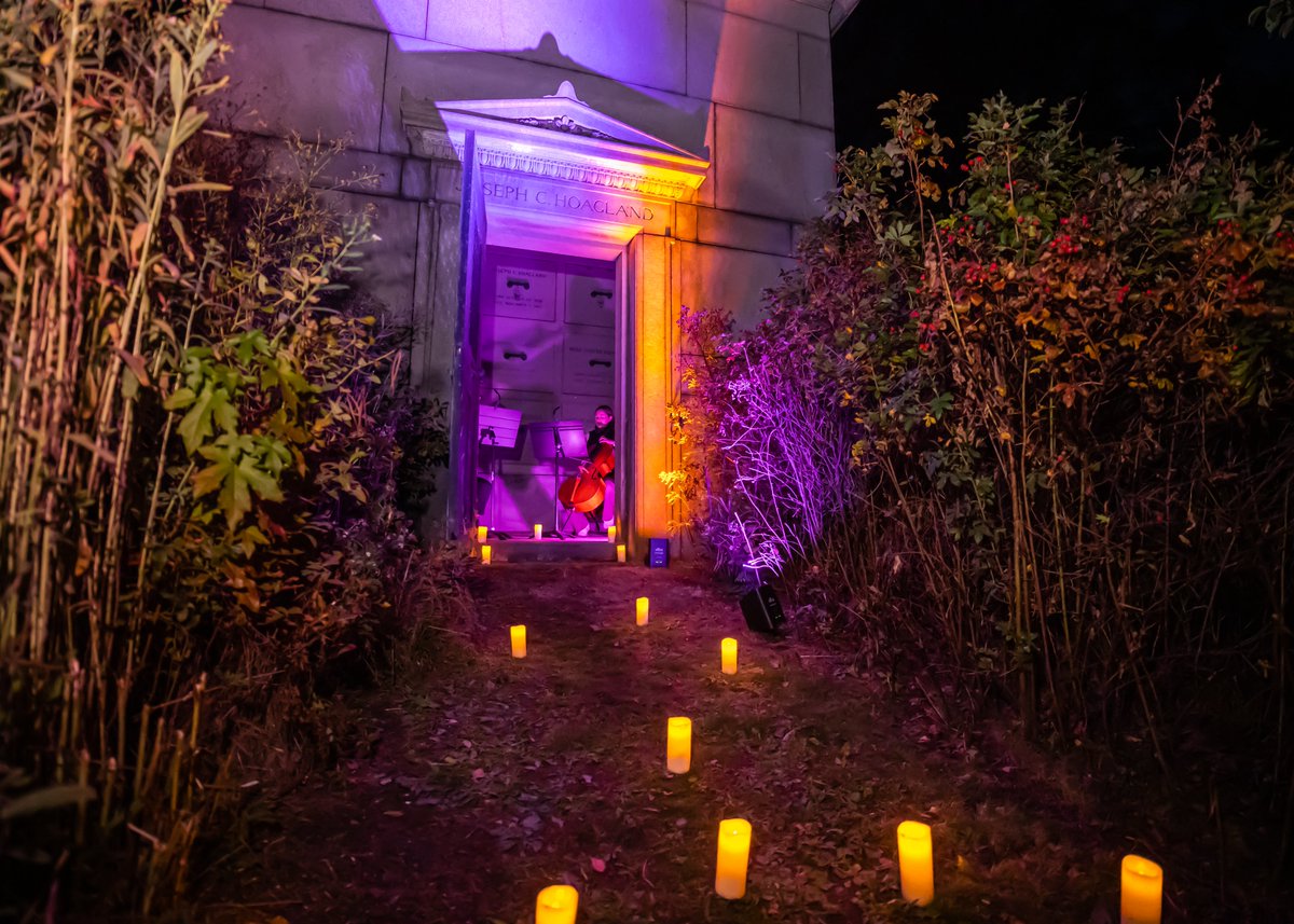 deathoclassical's tweet photo. (1/3) Friends! "Nightfall: Time Flies," in partnership with @RooftopFilms, @Bindlestiff, and @morbidanatomy, is tonight and tomorrow night at the @GreenWoodHF. ❤️💀
Join over a thousand people a night, wandering the cemetery amidst lights, candles, libations, and snacks... https://t.co/6NJBoKQS8X