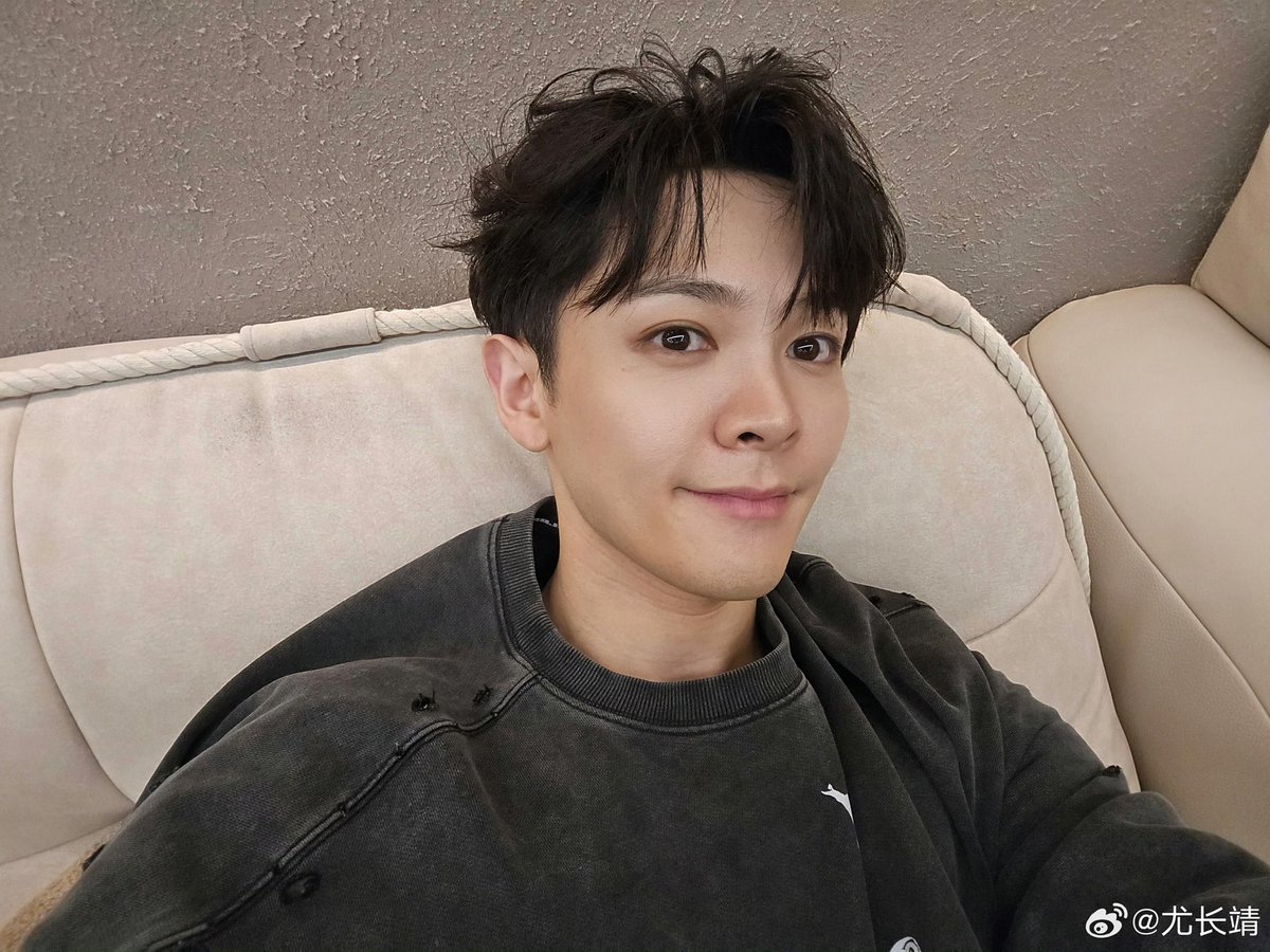singwithyou0919's tweet photo. 241017 Zhangjing Weibo Update
“I love to work 🤭
#/Call Me by Fire Season 4 Finals Clock-in”
Bb is already in Changsha ready for finals recording, taking place this Saturday!
#YouZhangjing #尤长靖 #AzoraChin #Zhangjing https://t.co/2MPUTUFZEE