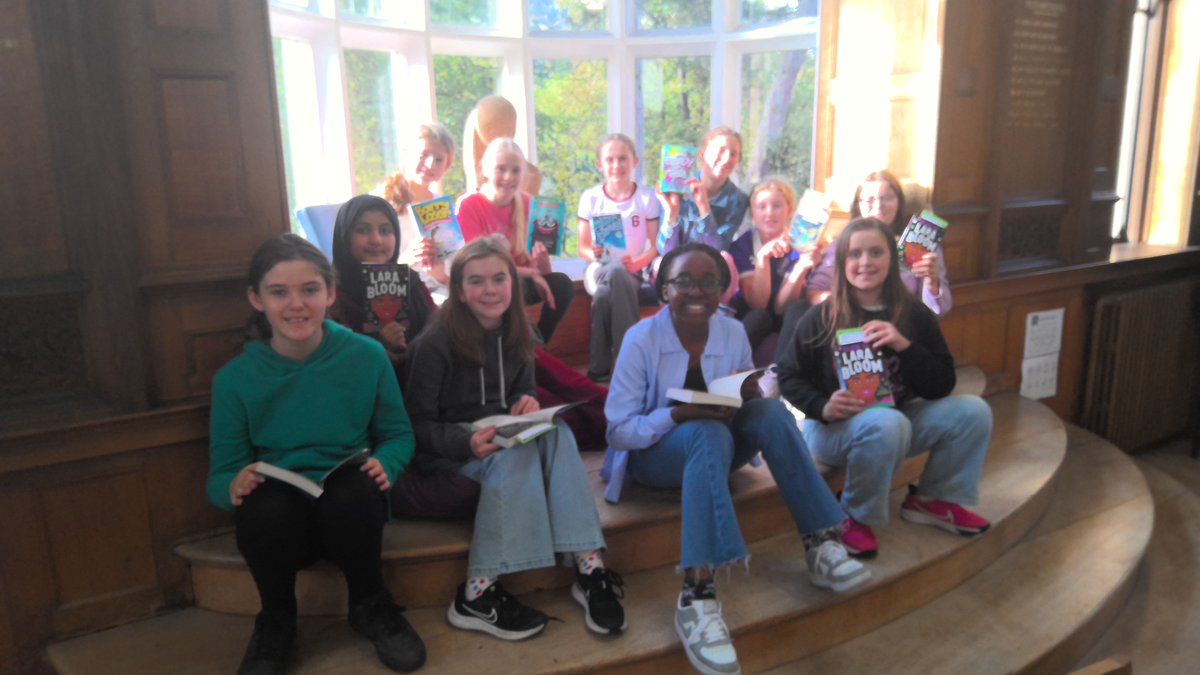 Very happy Year 7 pupils with their Bookbuzz books that they are excited to read over half term! @MalvernStJames  <a href="/Booktrust/">BookTrust</a>  #bookbuzz #halfterm