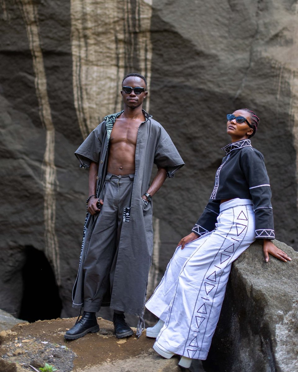 maishabynisria's tweet photo. Introducing the Afar Set from our latest collection Afropia.✨

Crafted with sustainability in mind, this look is inspired by the bold and timeless beauty of African heritage and tradition while treading lightly on the planet. https://t.co/oVOoTX1Js7