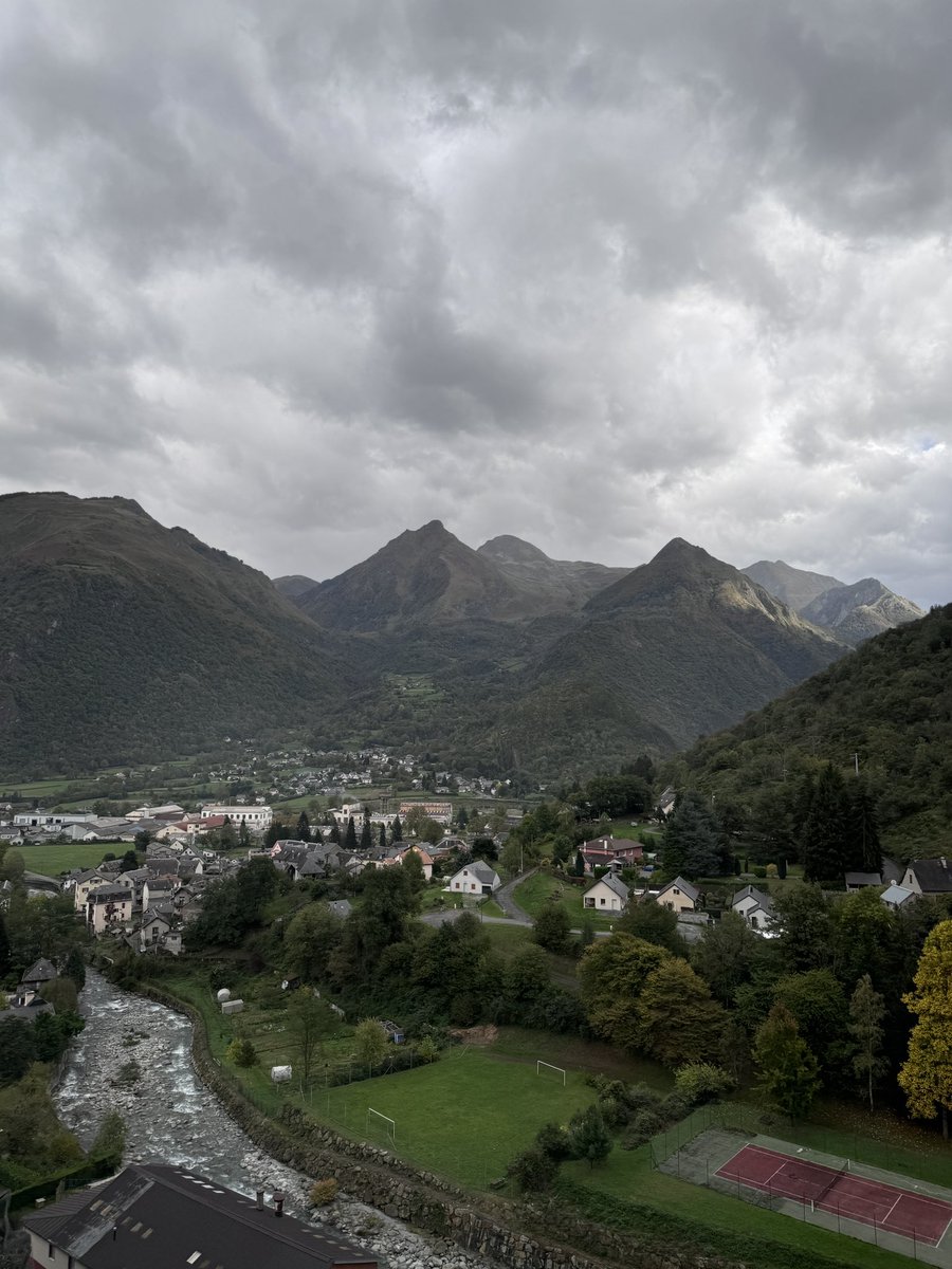 Day 4 in Lourdes, travelled to St Savin, visited the restored church, continued on to Pont D’Espagne and had lunch with the group.