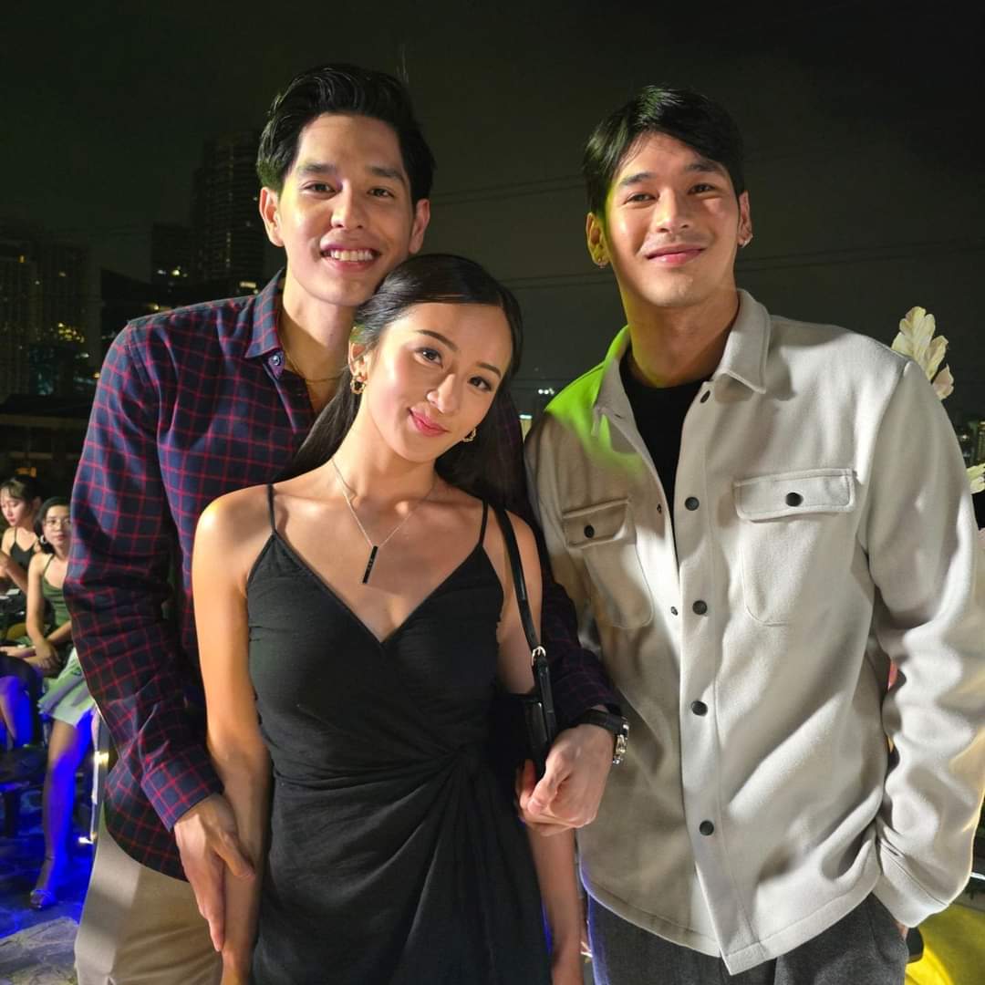StudioVivaPH's tweet photo. Minsan naguguluhan na ako if team #ElVi pa ba ako or team #SeKin na??? 🙈😂

ELVI MAGBATI NA KAYO

#CITWTheMourningAfter
#ElVi | #HyGab
#HyacinthCallado
#GabLagman
#ChasingInTheWild
#StudioViva https://t.co/bSmit2OqRJ