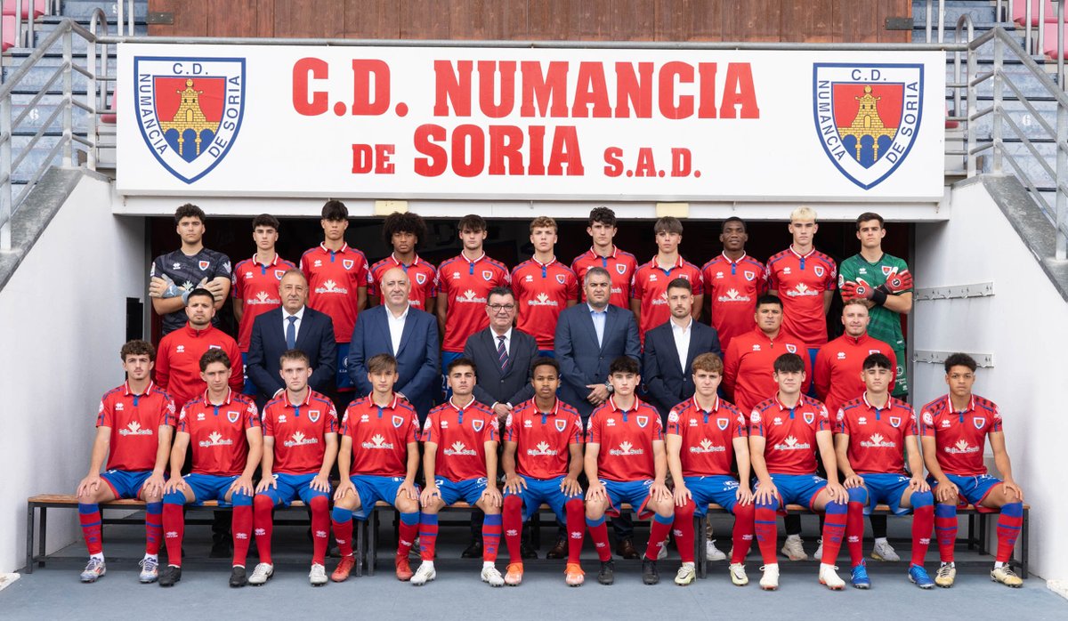 cdnumancia's tweet photo. Te presentamos la plantilla de nuestro Juvenil A que compite este año en categoría Nacional Juvenil

📲 https://t.co/4sY2okU9hy

#DondeNacenLosSueños https://t.co/vs6qVtpJ4o