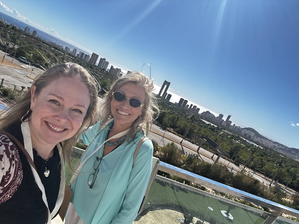 walesska tweet media