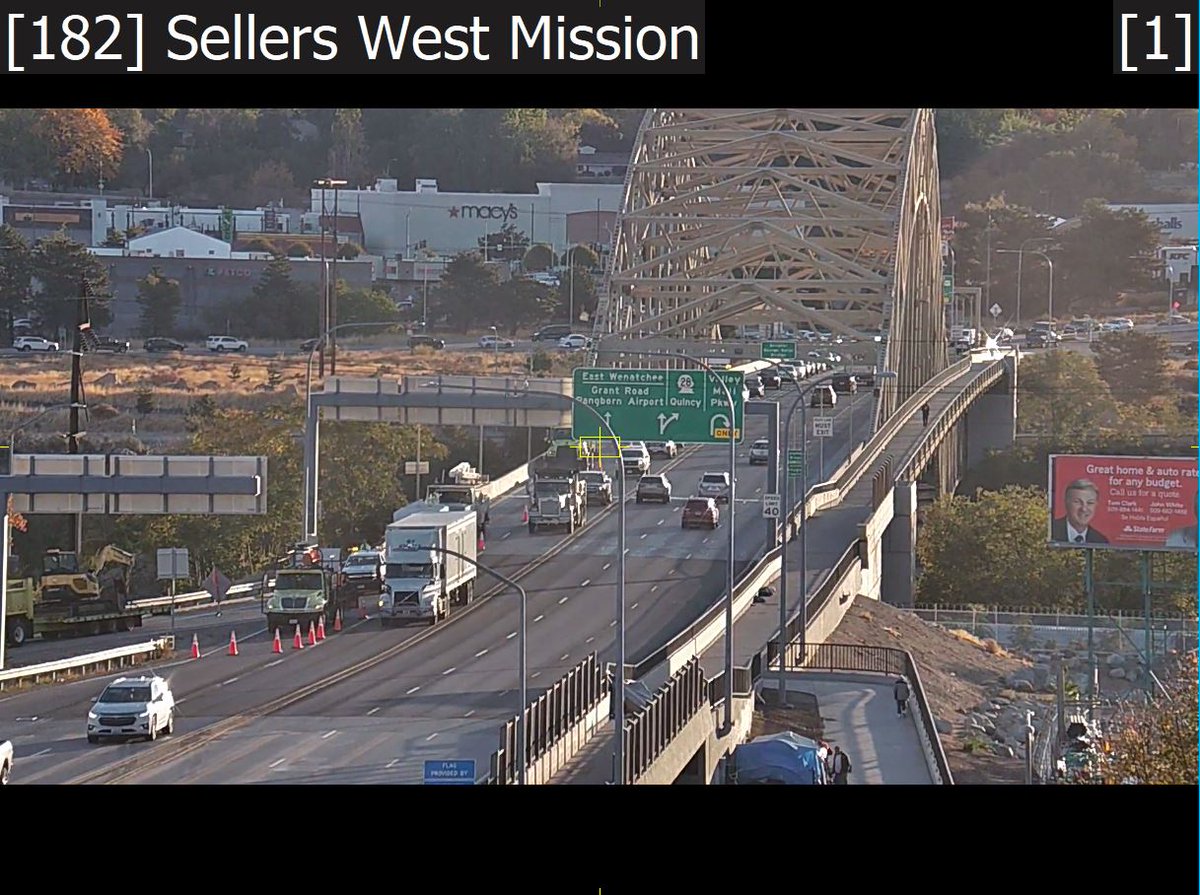 ❗️Asking for patience from travelers in Wenatchee/East Wenatchee-there's an incident at the US 2/97 Easy St. roundabout- we don't have details yet, but it is blocking WB traffic.  Crews are also setting up for hazard tree removal on George Sellar so east-west travel is slow atm.