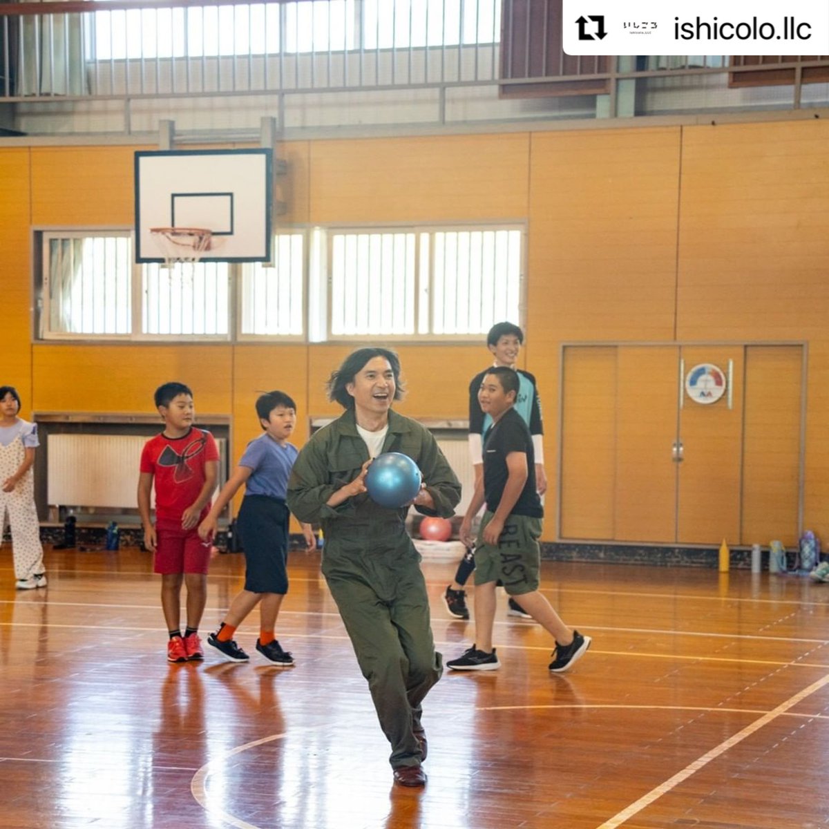 ishi_ishicolo's tweet photo. とんぶりの旅2024【小学校編】
https://t.co/cxNIfqS9ja
9/27にふかわりょうさんが児童と一緒にとんぶりの収穫を手伝いました！
#とんぶり
#ふかわりょう
#とんぶり応援大使
#ナイスとんぶり
#とんぶりの旅
#いしころ合同会社
#ishicolollc
#THEODATE
#地大館
#ishicolo
#大館市
#秋田県 https://t.co/tbUin0QlDq