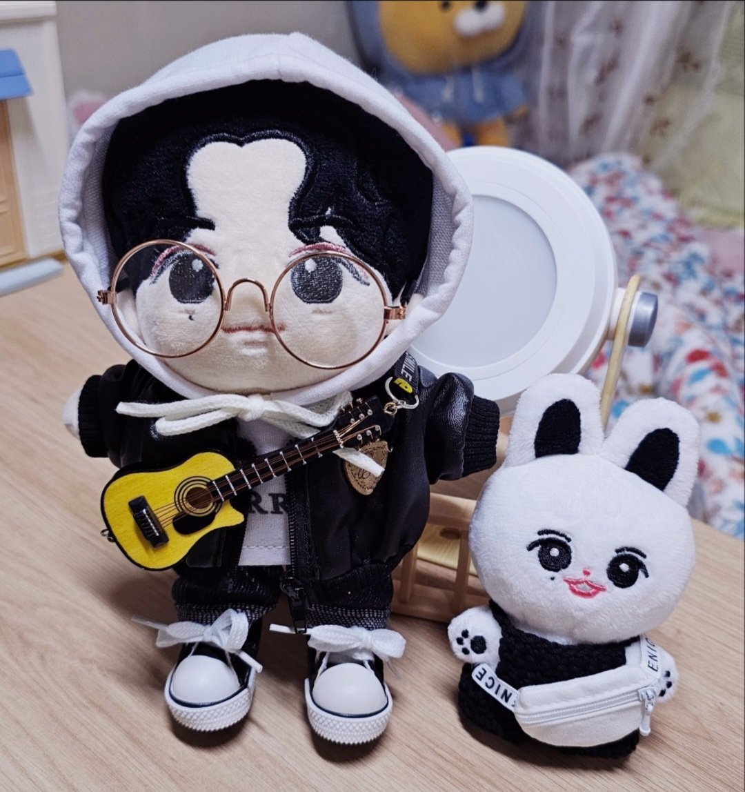 깐정열 형아도 옷 좀 갈아입혀주고~ ^^
둘이 블랙룩♡ 너무 귀엽자나!!
.
#깐정열 #깜열 #권정열