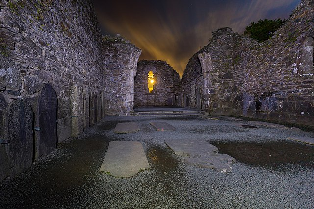 Amazingly atmospheric image of the ruins at Glendalough. Come stay with us at Glendalough International Hostel this spooky season and see what other eerie visual delights await.
To book your visit, click here📷anoige.ie/book-now
Photo by Kevinfoley on wikimedia commons.