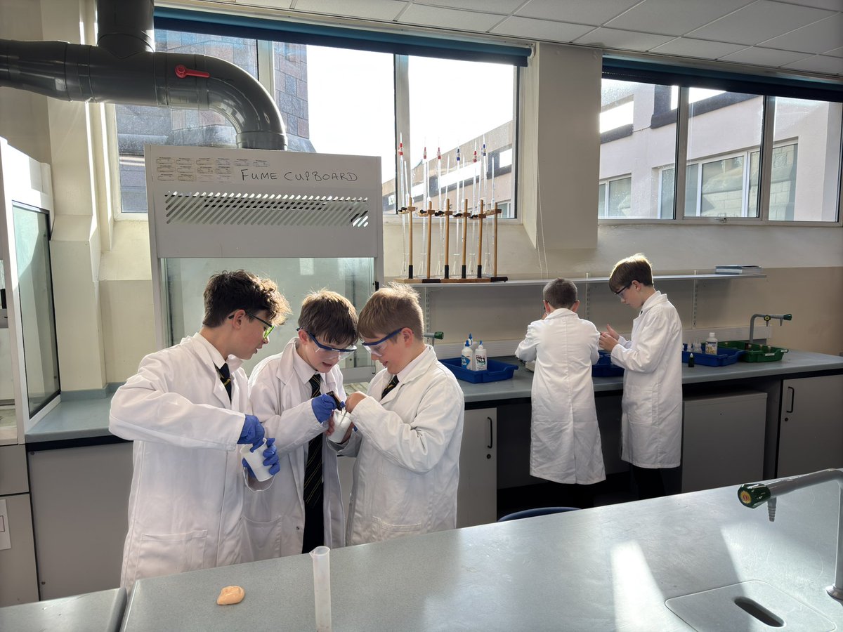 VCJChemistry tweet media