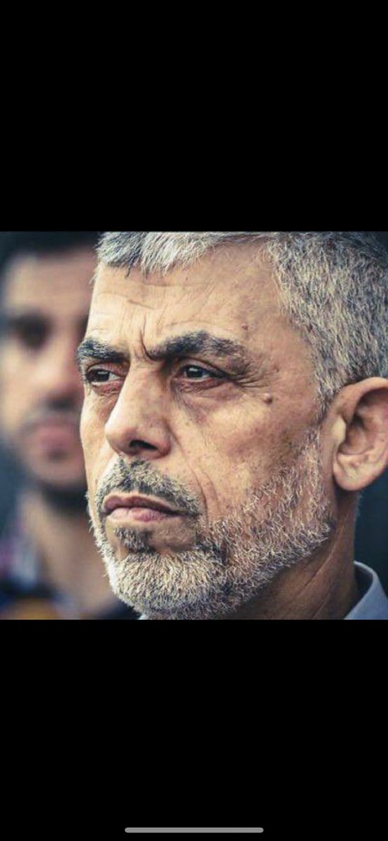 #يحيي_السنوار إلياس كرام مراسل الجزيرة:
"العملية إن تمت فهي بالصدفة بدون أي معلومات مخابراتية وهذا يدل على أنه كان يقاتل فوق الأرض ولم يكن يختبئ وإلا لما كان في أكثر مكان فيه اشتباكات"