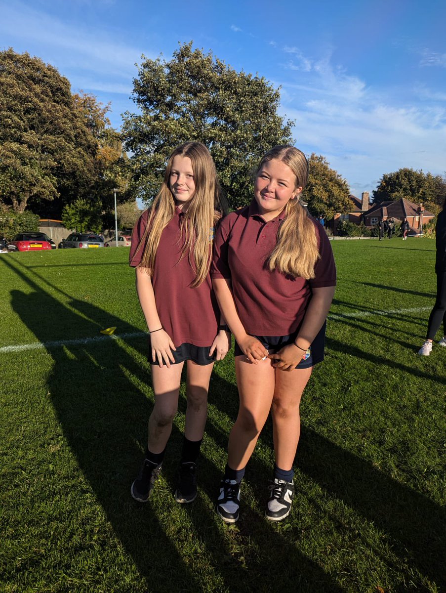 PATKingsSchool's tweet photo. Thank you to all of our Sports Leaders who are helping at this afternoonโs primary school #CrossCountry #PATGames. What lovely weather for it! โ๏ธ #AutumnSun #SportsLeaders @PontefractAT https://t.co/cmdQOOnc3b