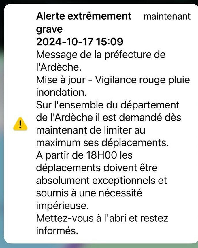 icidromeardeche's tweet photo. 🔴 EN DIRECT - Vigilance rouge  en Ardèche : à partir de 18 heures, les déplacements doivent être absolument exceptionnels prévient la @Prefet07 
➡️ https://t.co/eUoa61jiPG https://t.co/o4Nvrvri7k