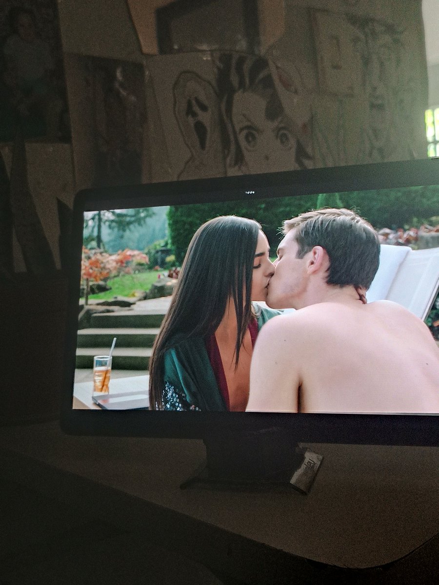 LucasSi16091011's tweet image. eu odeio o fato de #plltheperfectionists  ter sido cancelada. Melhor spin-off da série.