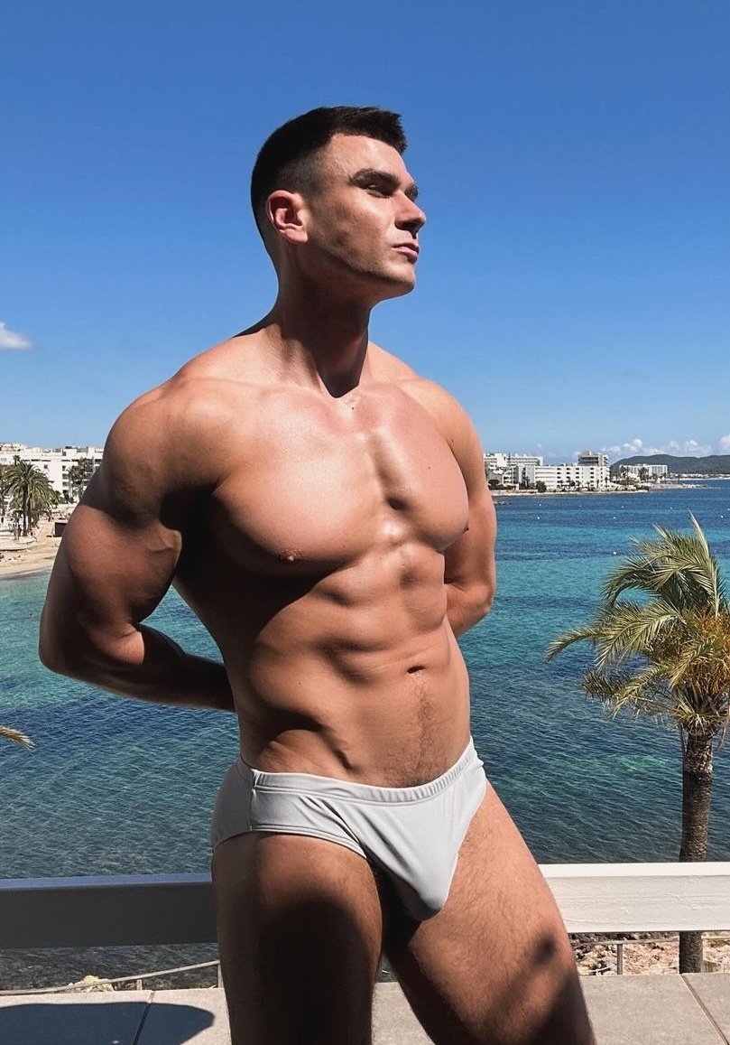 deepvoiceof's tweet photo. Hot or not? 🥵 https://t.co/Dpcgezu9T5