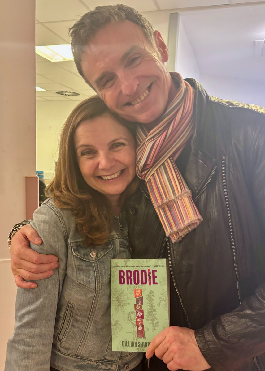 SunshineScot's tweet photo. Met some brilliant people at the Beatson today, including the fabulous Marti Pellow! What incredible work @martiofficial and @lorraine are doing to raise awareness of the importance of finding breast cancer early. #ChangeAndCheck #ITVLorraine #LoveIsAllAround https://t.co/R4wCypZvQS