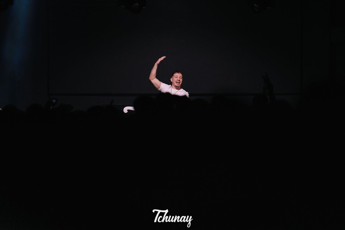 DJHenryGabriel's tweet photo. A vida é uma festa e eu sou o DJ

Eu tô vivendo irmão 💥🤠💥

#djhenrygabriel #tchunay #megafunk https://t.co/2bU5eugOMq
