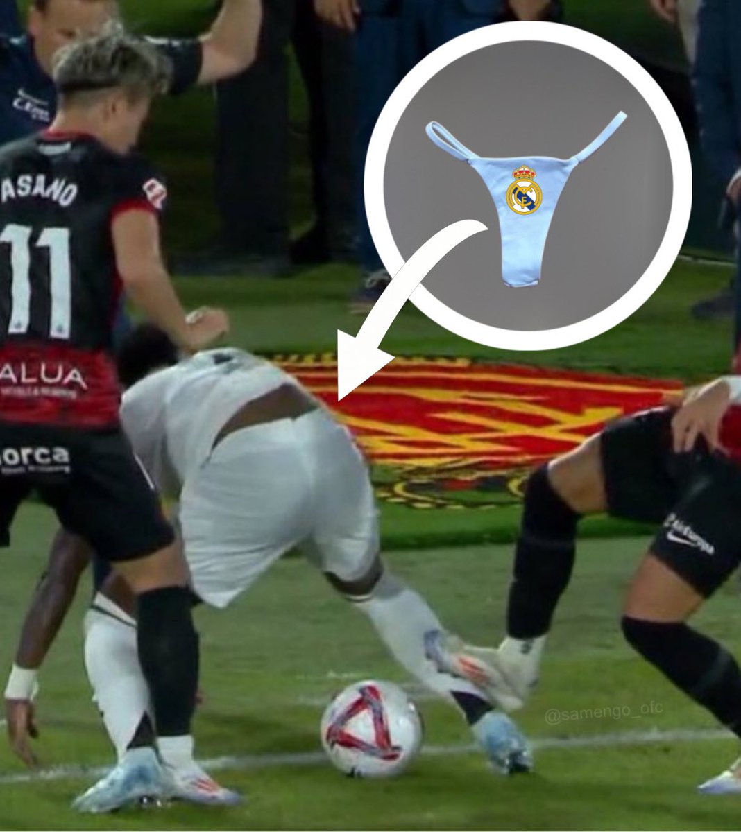 TrollFootball's tweet image. Vinicius??? 😭