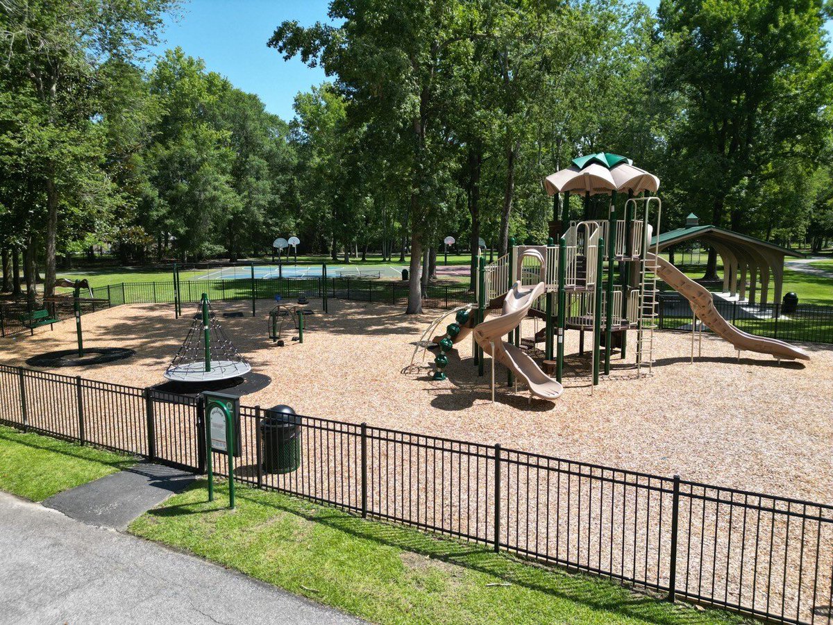 churchichrec's tweet photo. We're excited to share a new playground we completed in Summerville, SC. If you're in the area, go check out Wassamassaw Community Park! ☀️ 
#ChurchichRec #Community #SouthCarolina https://t.co/qCC7IfO3uM