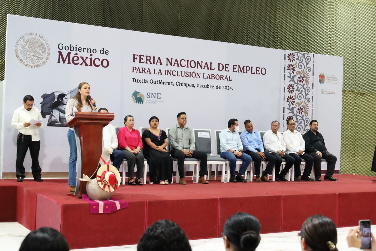 SARE_Tuxtla's tweet photo. Asistimos  en representación del Presidente Municipal de Tuxtla Gutiérrez Lic. Ángel Carlos Torres Culebro, al evento Feria Nacional del Empleo para la Inclusión Laboral, evento presidido por el titular de la Sec. de Economía y del Trabajo  Lic. Carlos Alberto Salazar Estrada. https://t.co/9f5DUhrzAW