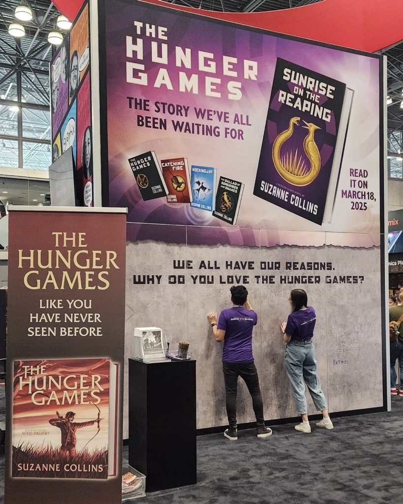 HungerGamesBks's tweet image. At @NY_Comic_Con this weekend? Stop by BOOTH 3307 to sign the Hunger Games wall, vote for your favorite book, and pick up exclusive giveaways (while supplies last)! #ReadSunrise #TheHungerGames