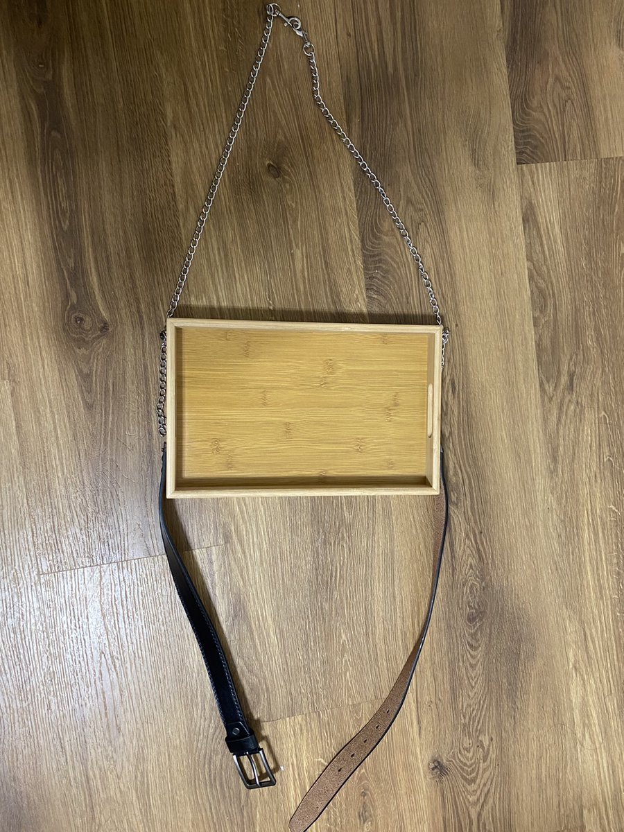 The_FoxDen_'s tweet photo. 接一個特殊的托盤
強度絕對夠要在上面泡茶泡麵都可以的呦

#bdsmِ  #物化 #極致托盤 #狗狗托盤 https://t.co/hfbDDcdD2z