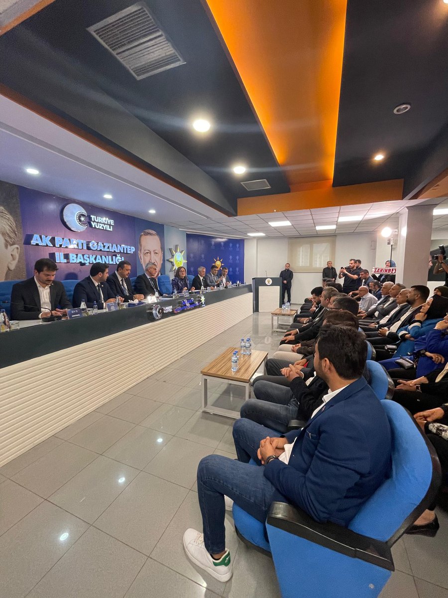 🇹🇷 Ali Töremişoğlu 🇹🇷 (@toremisogluali) on Twitter photo 📍AK Parti Gaziantep İl Başkanlığı
Sağlık Bakanımız Sayın Prof. Dr. ( <a href="/drmemisoglu/">Prof. Dr. Kemal Memişoğlu</a>) Milletvekillerimiz İl Baskanimiz ,Belediye Başkanlarımız ,İlçe Başkanlarımız ve yönetim kurulumuz ile birlikte,bir araya gelerek İl Binamızda istişare toplantısı gerçekleştirdik. 📍AK Parti Gaziantep İl Başkanlığı
Sağlık Bakanımız Sayın Prof. Dr. ( <a href="/drmemisoglu/">Prof. Dr. Kemal Memişoğlu</a>) Milletvekillerimiz İl Baskanimiz ,Belediye Başkanlarımız ,İlçe Başkanlarımız ve yönetim kurulumuz ile birlikte,bir araya gelerek İl Binamızda istişare toplantısı gerçekleştirdik.