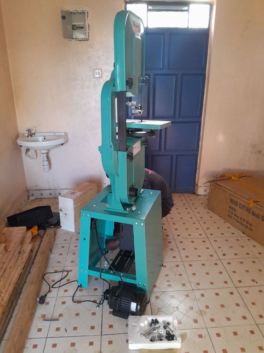 amerix's tweet photo. One of my followers, Charles Kiama, is selling these multipurpose woodwork machines at Ksh 130,000.
Location: Gitaru, Kikuyu.
Reason: He has been transferred to Wajir and will not be able to supervise his business.
His number: +254 796 388891
#ThursdayMarkets https://t.co/zDnfkykM2s