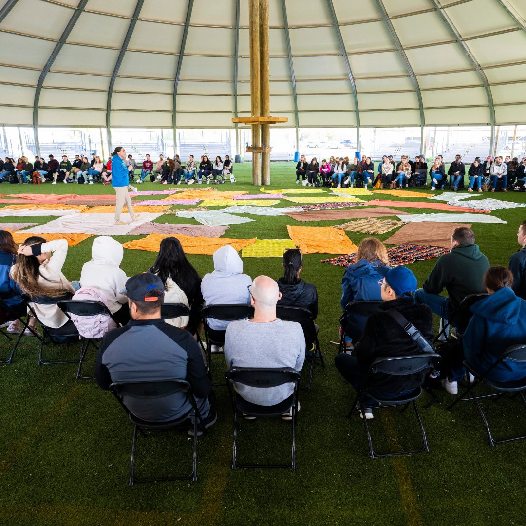 Check out the Faculty of Law's article to learn more about the Blanket Exercise held at Enoch Cree Nation, and to hear about the day from the perspective of students, staff, and faculty.

ualberta.ca/en/law/about/n…
