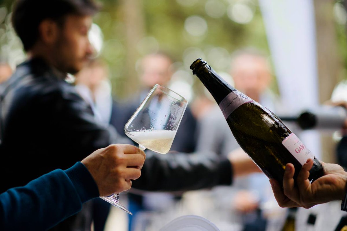 ZyXELItalia's tweet image. Il pomeriggio #JustConnectLive all’insegna del Tech-Lab Live guidato dal nostro Mario Nisi che ha esplorato il mondo #NebulaCloud.
Un brindisi a questa giornata intensa di approfondimento, networking e innovazione. Grazie a tutti i partecipanti! 🙏
#ZyxelNetworks