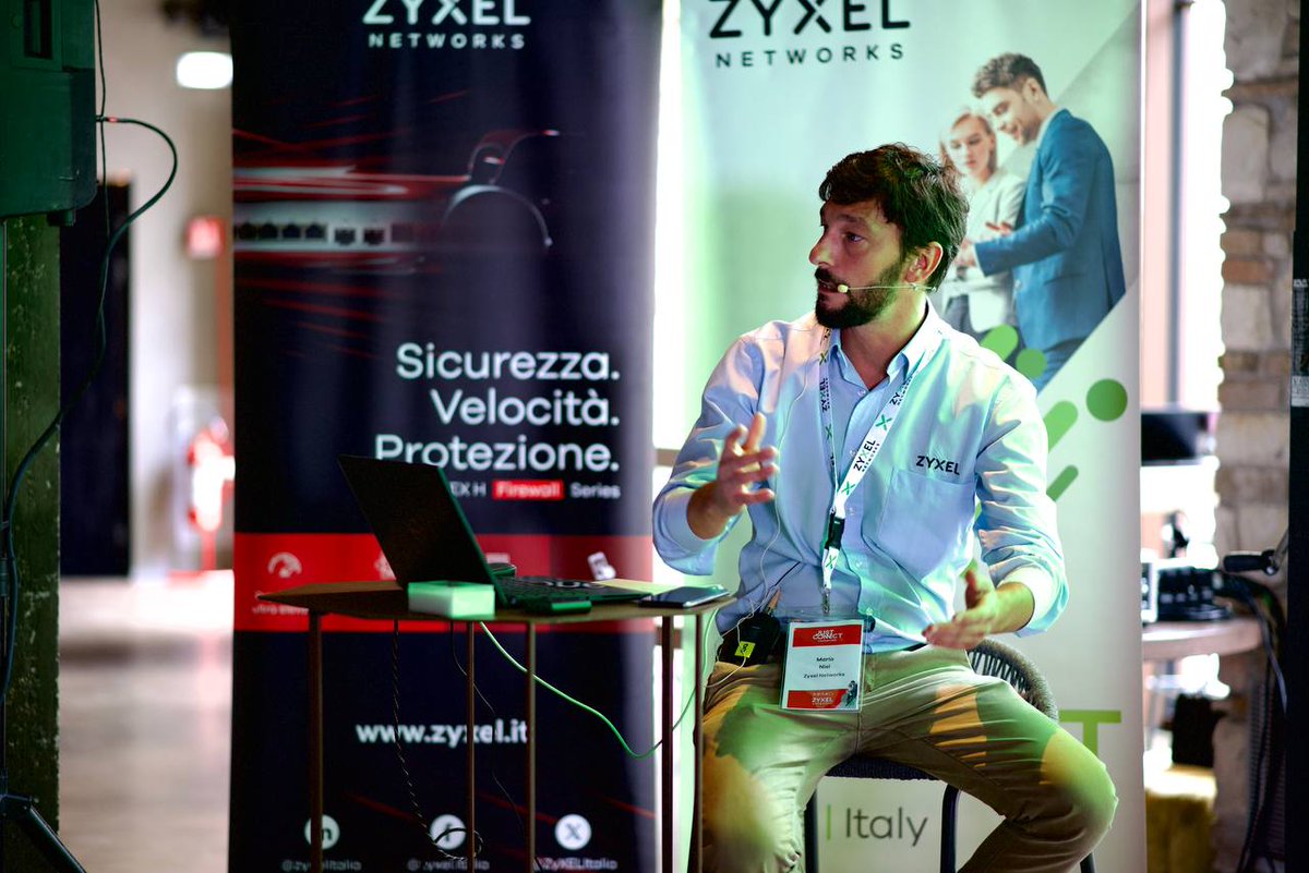 ZyXELItalia's tweet image. Il pomeriggio #JustConnectLive all’insegna del Tech-Lab Live guidato dal nostro Mario Nisi che ha esplorato il mondo #NebulaCloud.
Un brindisi a questa giornata intensa di approfondimento, networking e innovazione. Grazie a tutti i partecipanti! 🙏
#ZyxelNetworks