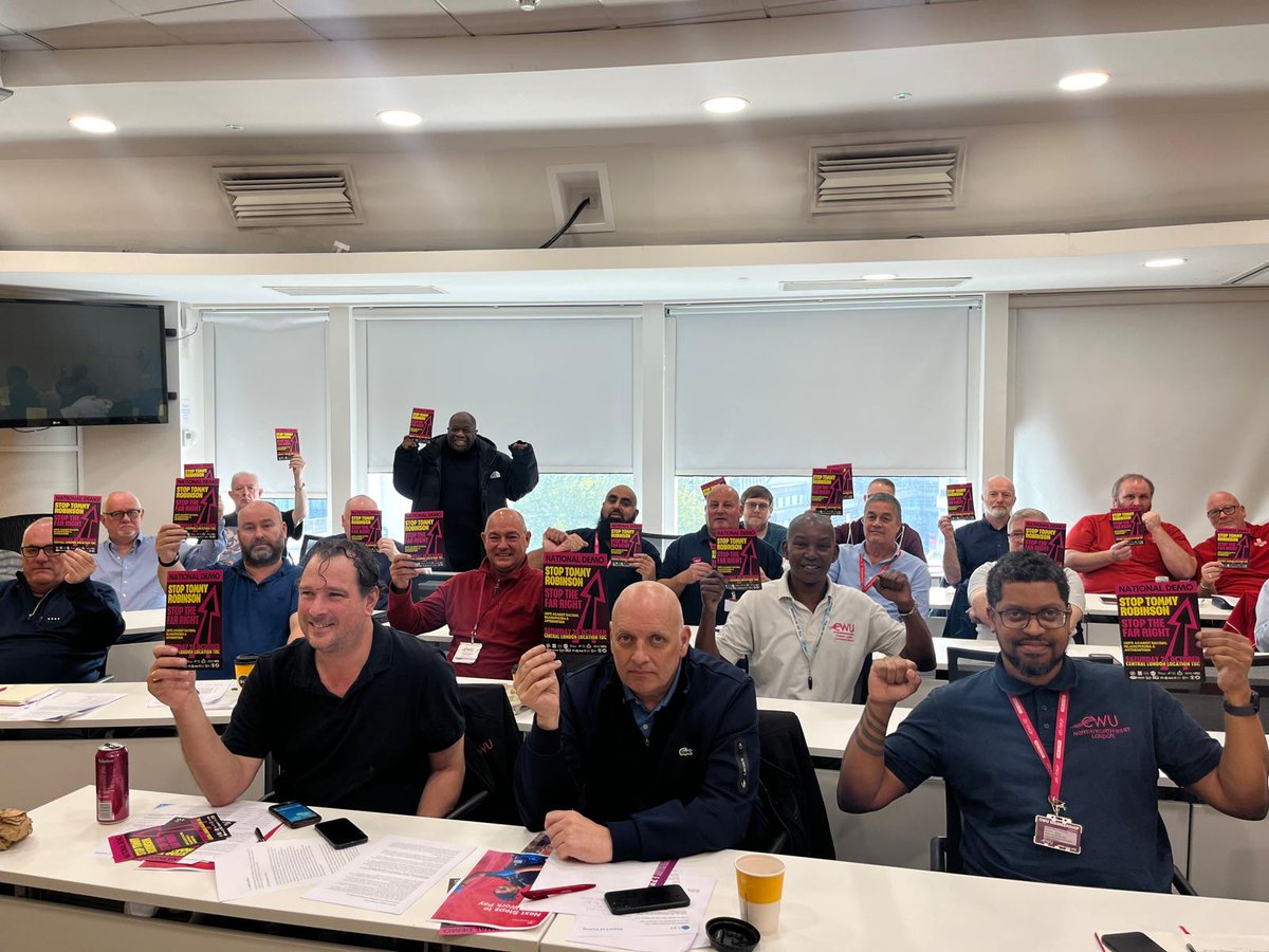 AntiRacismDay's tweet photo. @CWUnews @CWULondon region @unisontheunion NEC shows its support for next Saturday's demonstration to stop fascist Tommy Robinson in London... see you on the trade union bloc 11.30am at Jermyn St/St James St
✊🏿✊🏽✊🏾✊🏻✊🏼 #26Oct #StandUpToRacism #Unions4Unity #StopTommyRobinson https://t.co/od109f6r0j