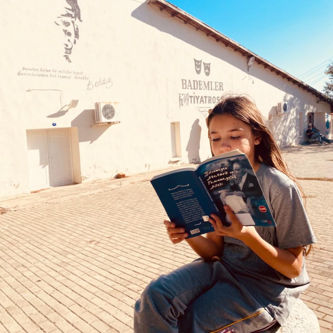 UgurOkullari's tweet photo. Uğurlu öğrencilerimiz #kitapbenim etkinliğini bu hafta dışarıya taşıyarak arkadaşlarıyla keyifli anlar geçirdi. 📚

Geleceğimizin teminatı olan çocuklarımızın okuma alışkanlıklarını pekiştirmek ve onlara bu güzel anları yaşatmak için hep birlikteyiz. Kitaplar, hayal gücümüzü geliştirirken yeni dünyalar keşfetmemize de yardımcı olur! 💜

#UğurluOlmak