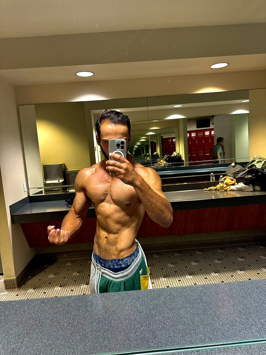 AdamAlpaca's tweet photo. Adam the Pool Builder has been moonlighting as Adam the Body Builder, 

I am almost 3 weeks out from my first Men’s Physique body building competition- 

Show prepping has been a wild ride so far but I’m so beyond grateful for the journey and what it did to me- https://t.co/EN5P6DplOL