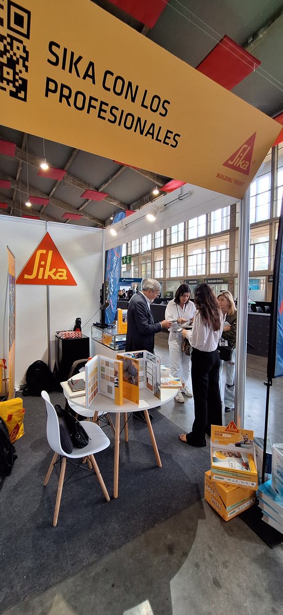 RafaTortajada's tweet photo. @SikaSpain en @expo_construye junto con @FerreteriaXerez presentando novedades en soluciones para la construcción. https://t.co/Pf9einuQU1