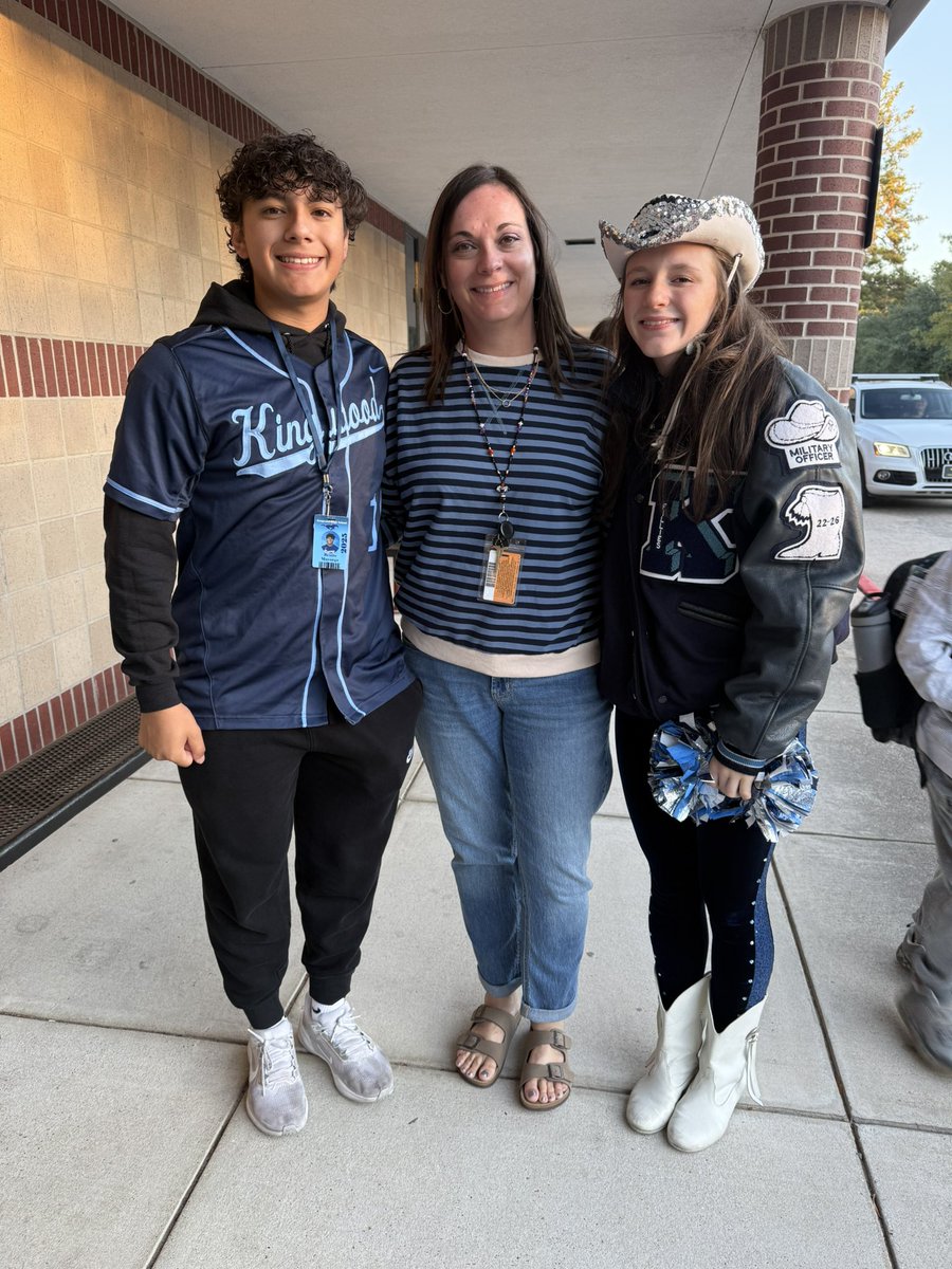 This is ALWAYS my favorite day during Future Mustang week! I love seeing former HHE Roadrunners. ❤️

#FutureMustang
<a href="/HumbleISD_HHE/">Hidden Hollow Elementary</a> 
<a href="/HumbleISD_KHS/">Kingwood High School</a>