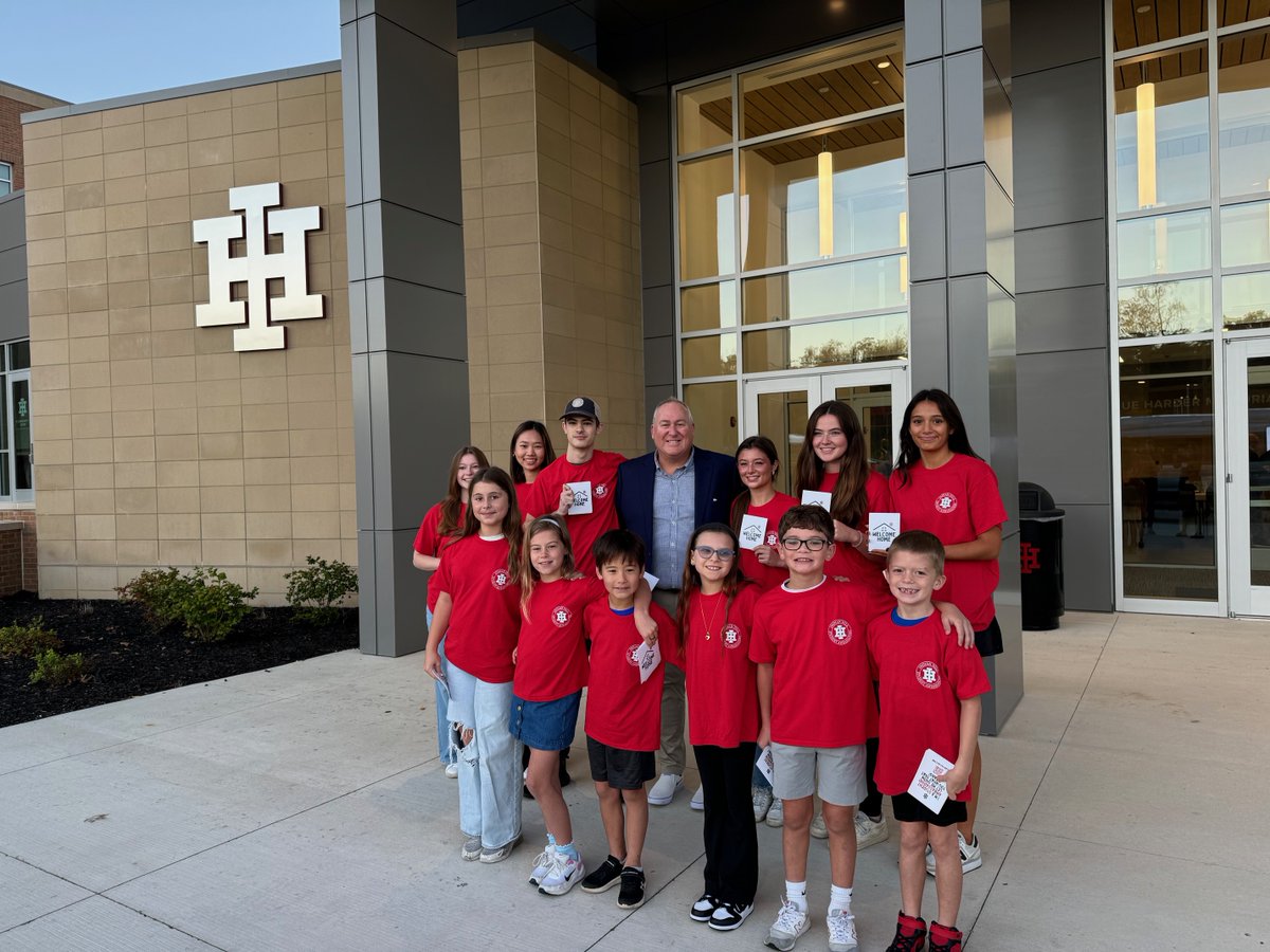 IHSchools's tweet image. IH, in partnership with @AASAHQ hosted an Innovation for Transformation learning conference with nearly 100 educators from across the country learning about both STEM &amp;amp; transformational leadership programming! Check it out! Link to view #IHPromise
youtu.be/AcmbsL0P4ag