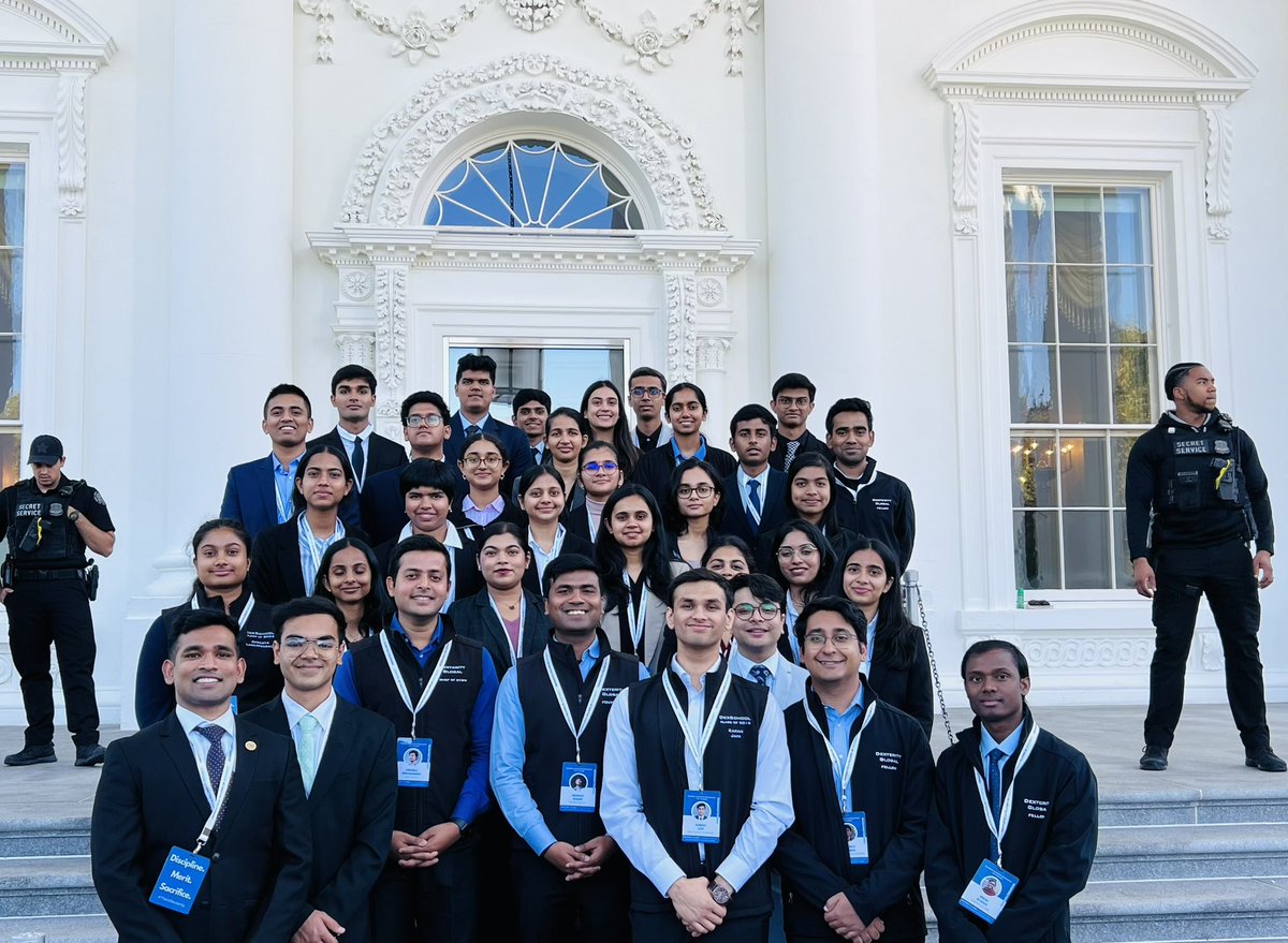 DexterityGlobal's tweet photo. HISTORY AT WHITE HOUSE! 🇮🇳 🇺🇸 🧢 ✨ 

Grateful to President Joe Biden, First Lady Jill Biden and the White House leadership for hosting 35 Graduates and Fellows of Dexterity at The White House during Dexterity’s Overseas Meetup and Retraining Program (#DexterityOMRP).

This is an extraordinary moment of pride for India and an inspiration for young scholars and leaders around the world.