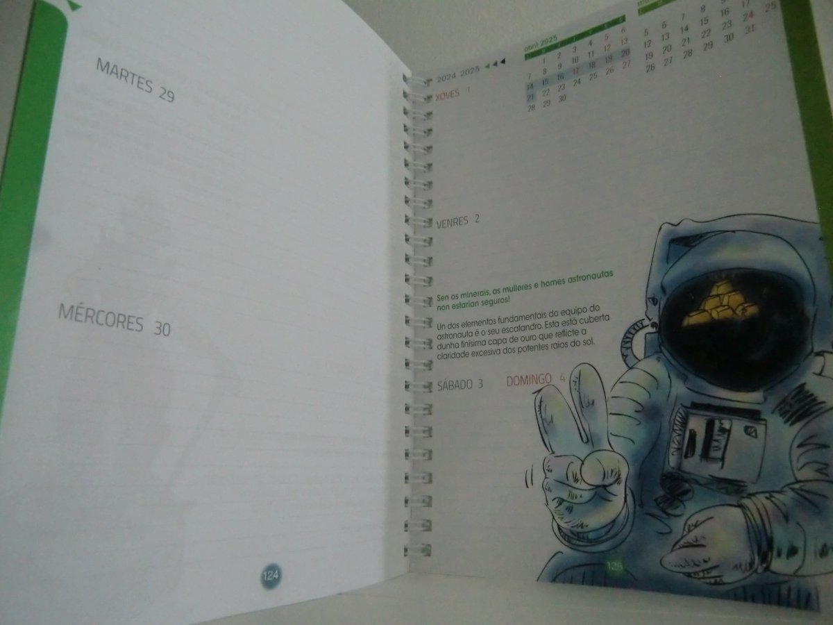 fqnatalia's tweet photo. Un curso máis o alumnado de 1º ESO do IES Terra de Soneira xa dispón das axendas escolares mineiras  grazas a CAVISA: Caolines de Vimianzo.
Encántanos o seu deseño e a información tan interesante que achega! https://t.co/npBV89G8O3