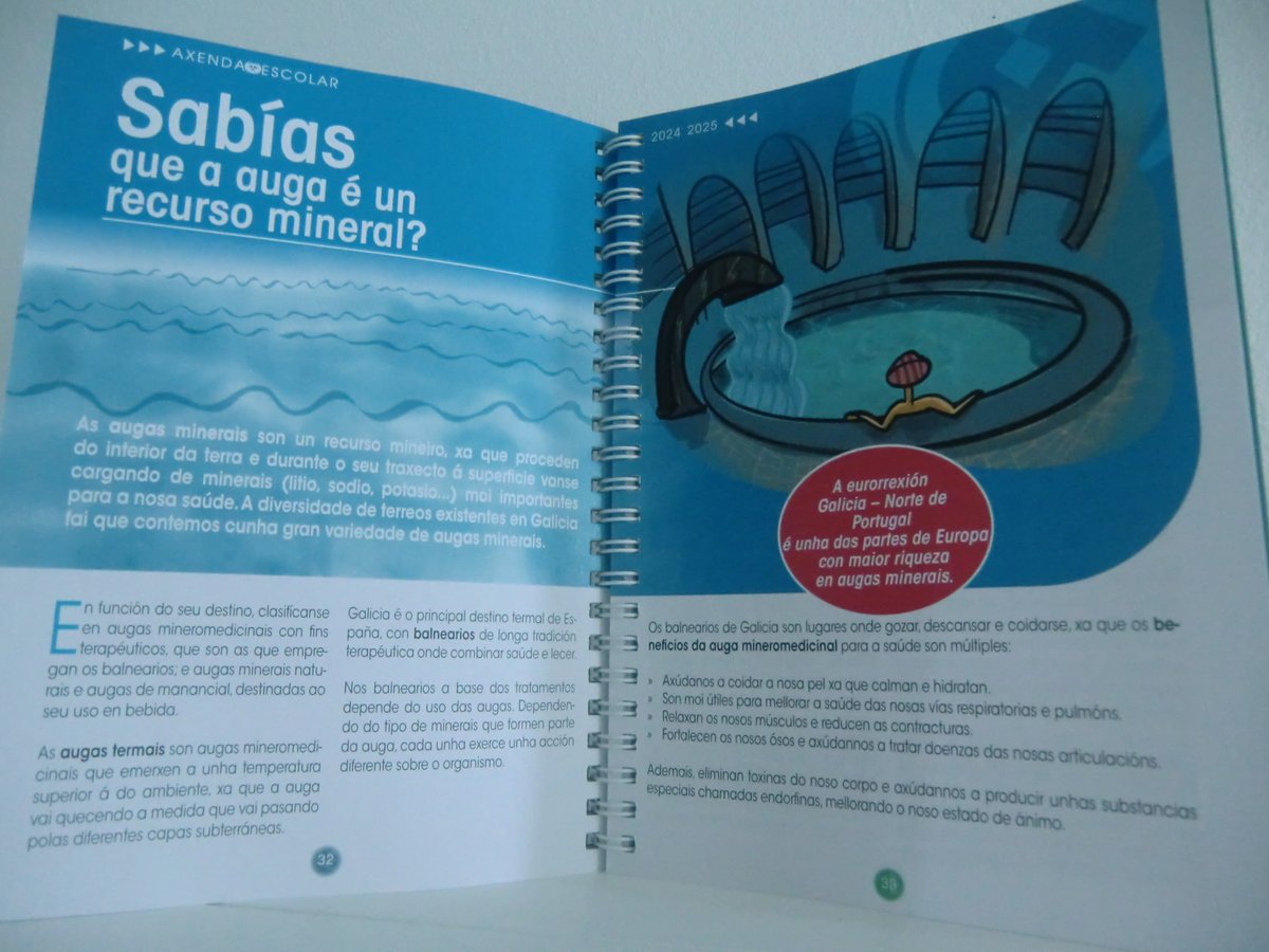 fqnatalia's tweet photo. Un curso máis o alumnado de 1º ESO do IES Terra de Soneira xa dispón das axendas escolares mineiras  grazas a CAVISA: Caolines de Vimianzo.
Encántanos o seu deseño e a información tan interesante que achega! https://t.co/npBV89G8O3