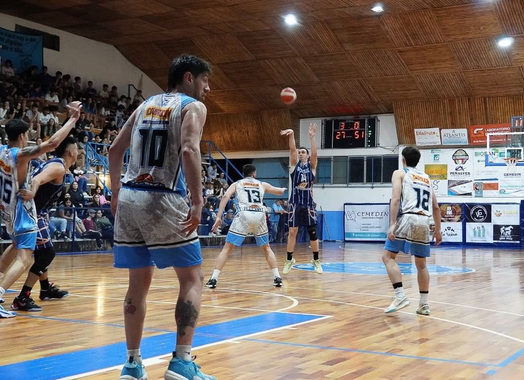 PrensaFeber's tweet photo. 🏀 Anoche se desarrollaron los segundos puntos de los playoffs de ordenamiento correspondientes a la Zonas 2 y 3 de la Liga Provincial de Mayores “40 Años” 🏆

➡️ Sportivo San Salvador y Luis Luciano de Urdinarrain avanzaron a la próxima instancia.

https://t.co/PrNgromE3Q https://t.co/TF4GayeJl7