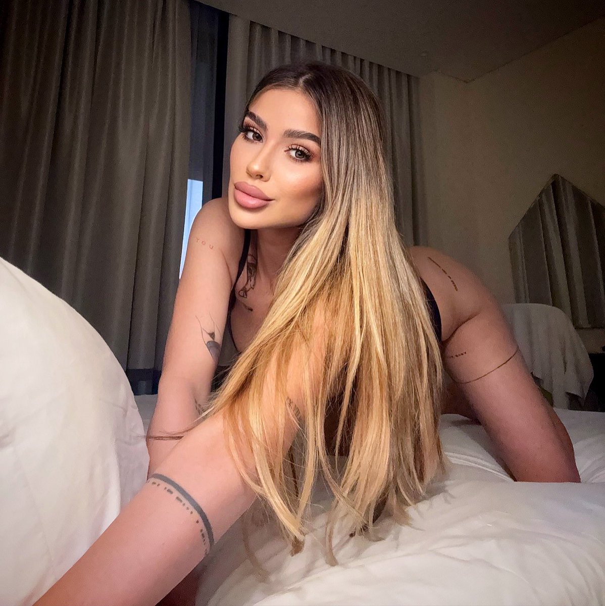 OliviaaaBell's tweet photo. I wanna be your virtual GF 😈 https://t.co/79VxJj12Vo
