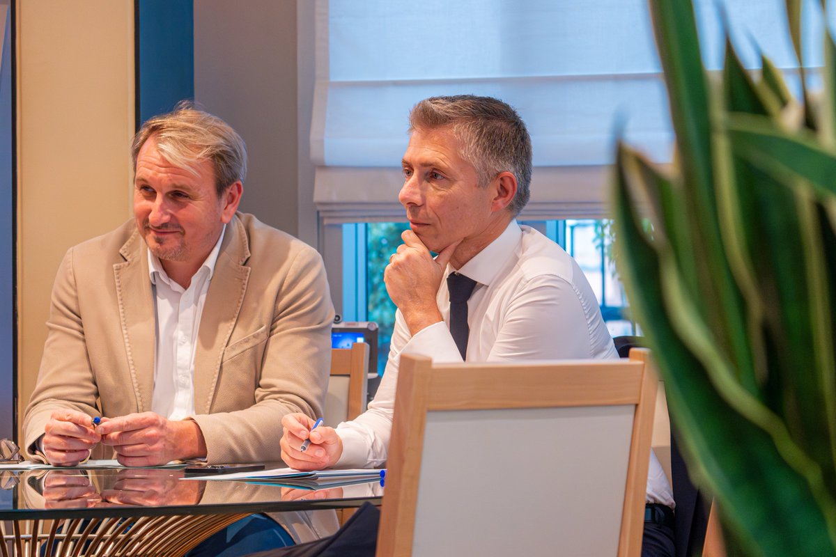Gil Avérous (@gilaverous) on Twitter photo Ravi de recevoir <a href="/YCUCHERAT/">Yann CUCHERAT</a>, le nouveau Manager Général de la Haute Performance à l’<a href="/Agence_du_Sport/">Agence nationale du Sport</a>, et son prédécesseur Claude Onesta, pour un entretien autour des enjeux du sport de haut niveau en France. 📈
Ensemble, nous échangeons autour des stratégies à mettre en place Ravi de recevoir <a href="/YCUCHERAT/">Yann CUCHERAT</a>, le nouveau Manager Général de la Haute Performance à l’<a href="/Agence_du_Sport/">Agence nationale du Sport</a>, et son prédécesseur Claude Onesta, pour un entretien autour des enjeux du sport de haut niveau en France. 📈
Ensemble, nous échangeons autour des stratégies à mettre en place
