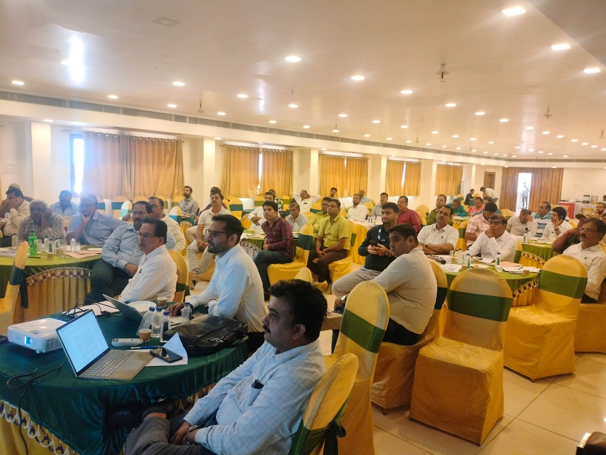 ajay241's tweet photo. 🚀 Workshop on Entrepreneur Awareness: This workshop, organized by the Department of MSME, Government of Madhya Pradesh, is being held across the state to raise awareness about the ZED certification. 🏆 at Itarasi (Narmadapuram)
#ipr #msme #governmentofmp #ajaykumarchoubey #zed https://t.co/vintmh9D8a