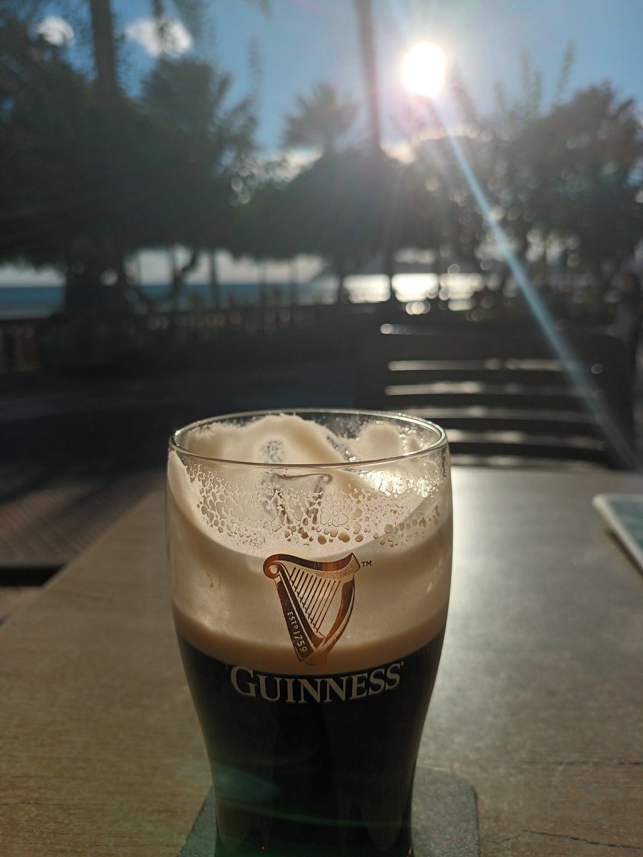 CreamHunters's tweet photo. For research purposes only!! #Benidorm €5 in Fresh gastro bar. 6 out of 10. Sick of wine, beer and cocktails. @1759holygrail @3bucksleft1 @_ShtickHeads @cherrytree_bar @ClonliffeHouse @Editorialz @GuinnessAdvisor @PintsO_Guinness https://t.co/e9P8GQmmWO