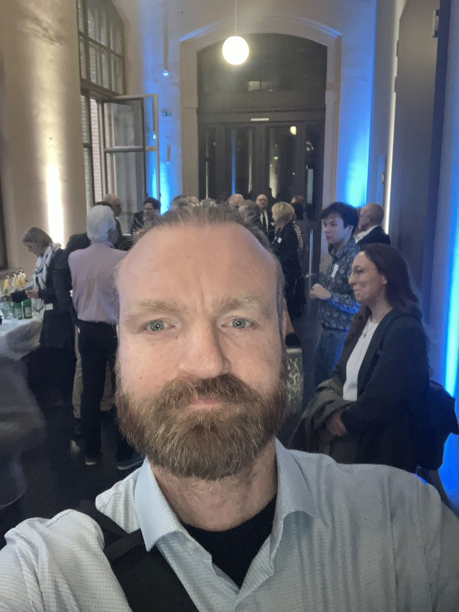 Der #Devap präsentiert heute Abend sein neues Strategiepapier zur Zukunft der #Pflege. Der ev. Fachverband für Altenhilfe fordert grundlegende Reformen in der #Pflege, um die #Versorgungssicherheit zu sichern. Wir sind vor Ort und gespannt auf die Diskussion.